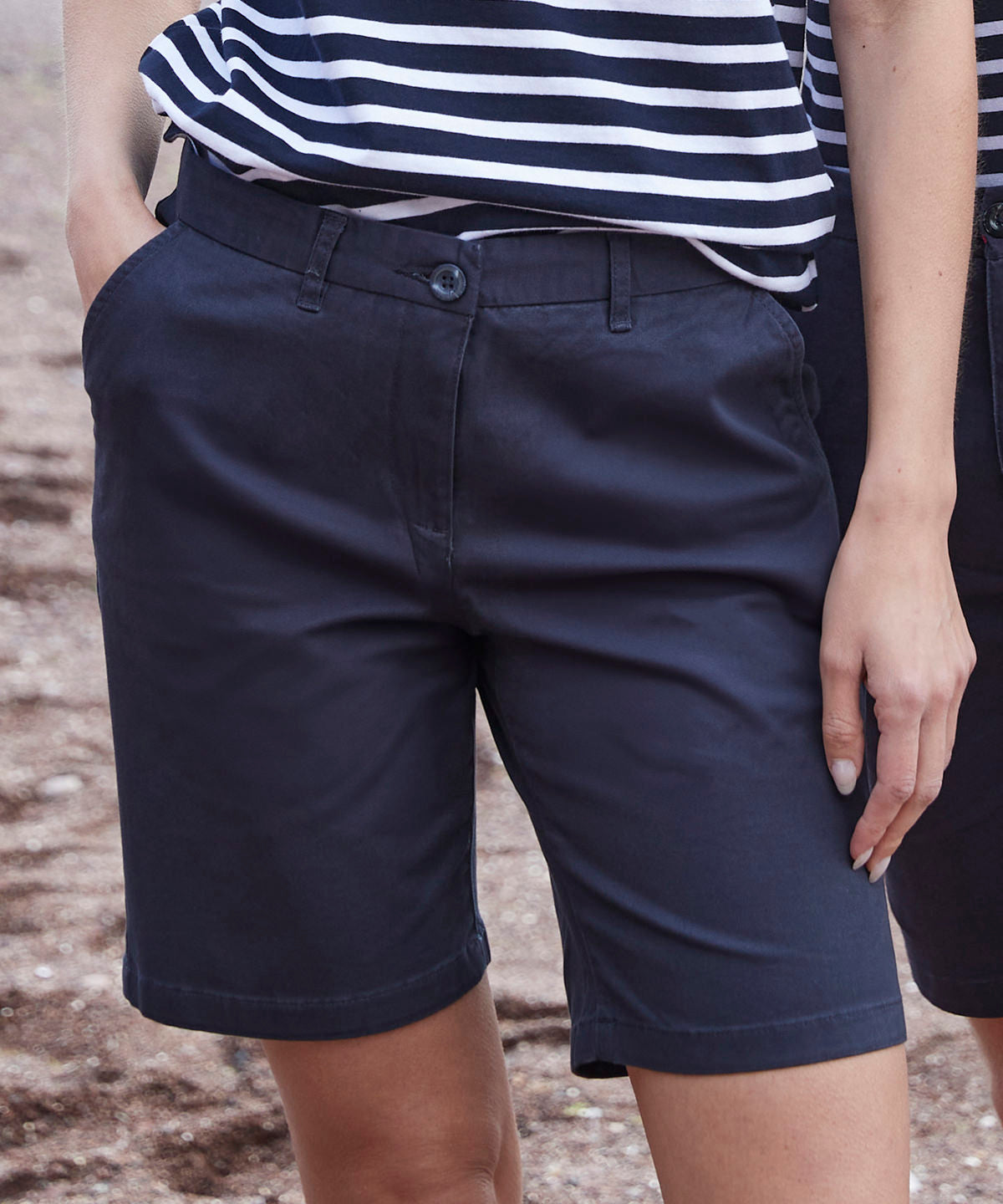 Navy - Women's stretch chino shorts